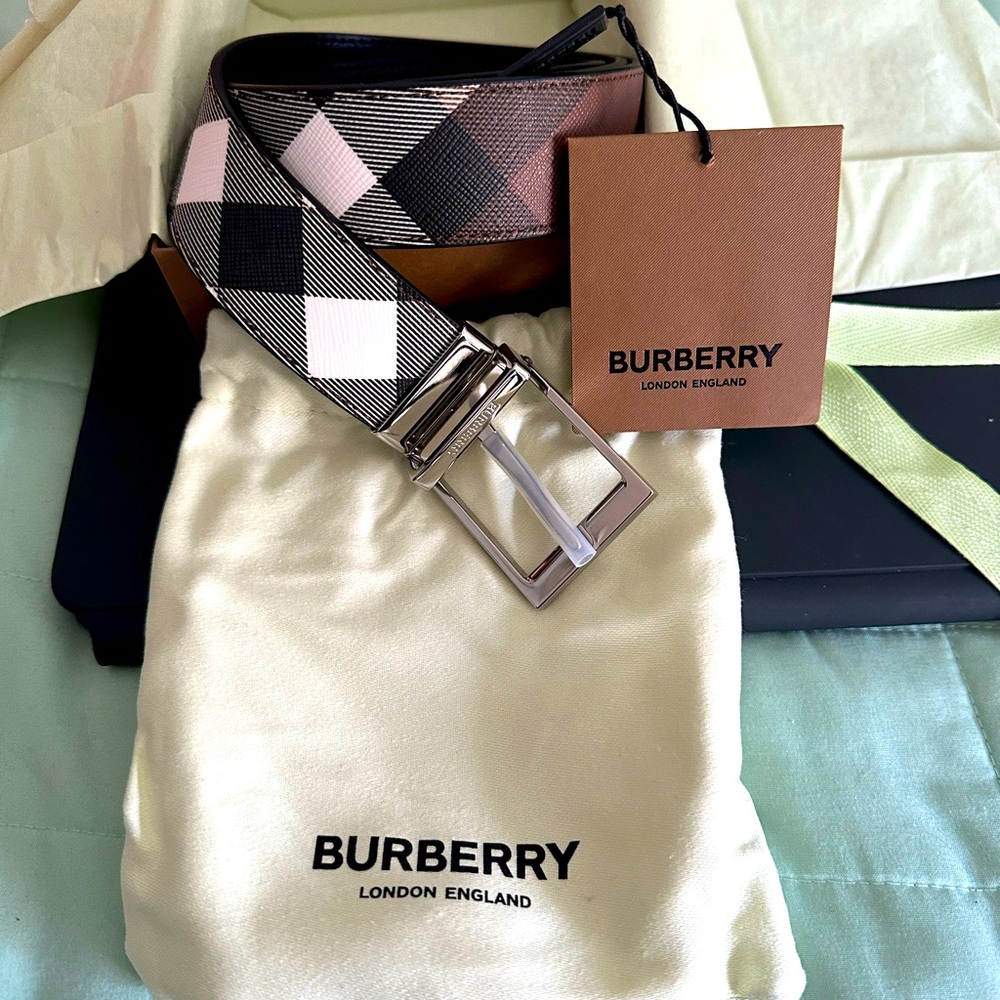 Burberry Reversible Check and Leather Belt size 95. New with Tags.